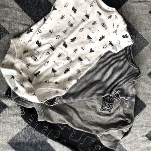 Carter’s 3month 4 pack neutral onesie pack